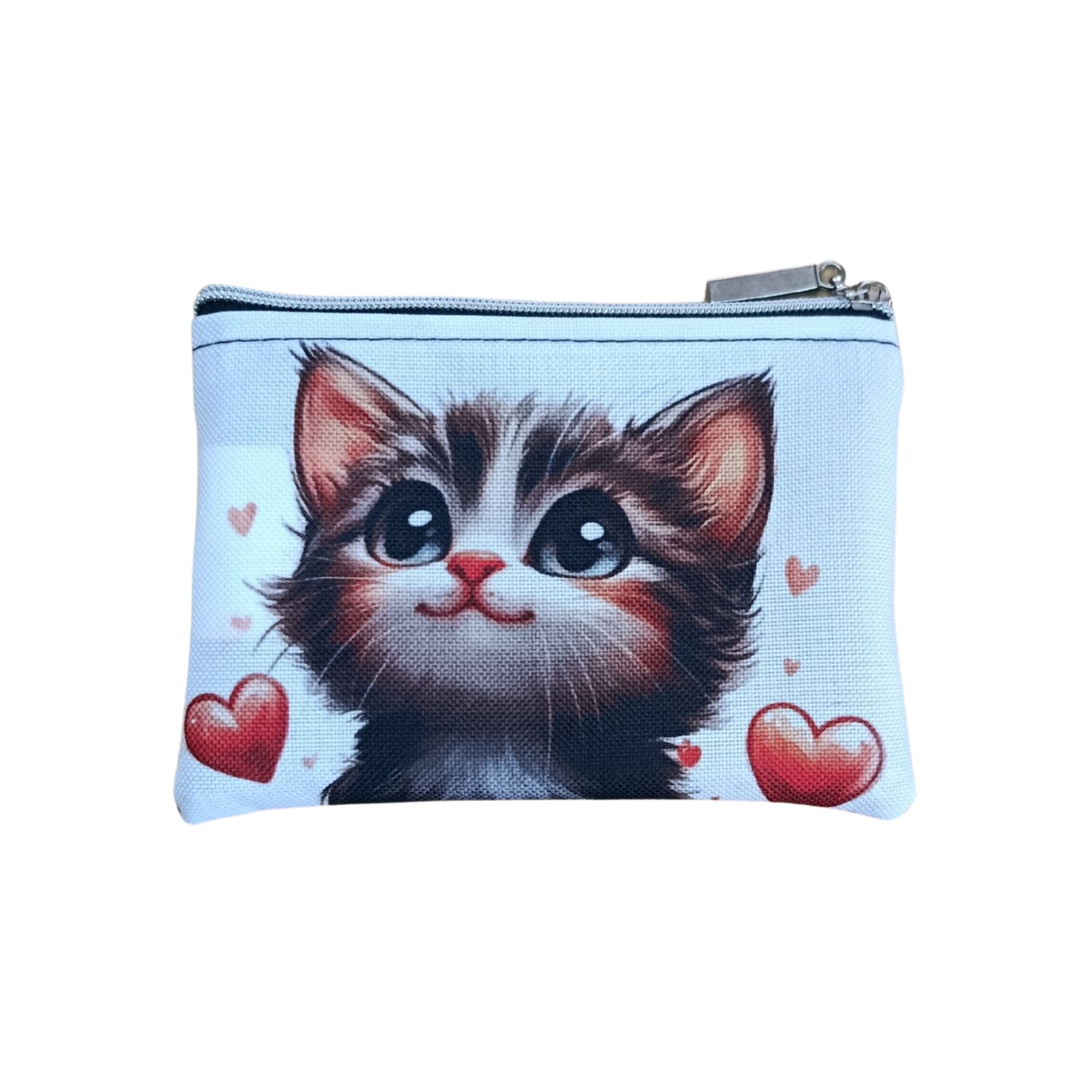 Motiv něžného koťátka na kapsičce