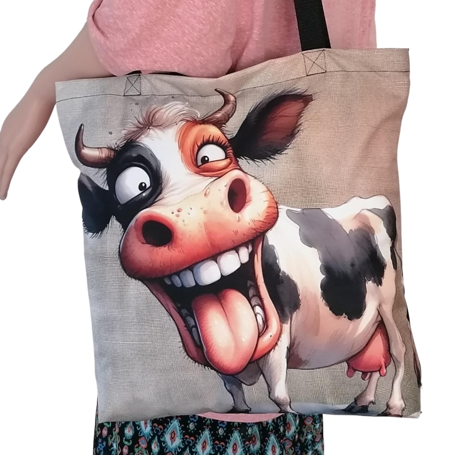 Nákupní taška s krávou v totálním úletu